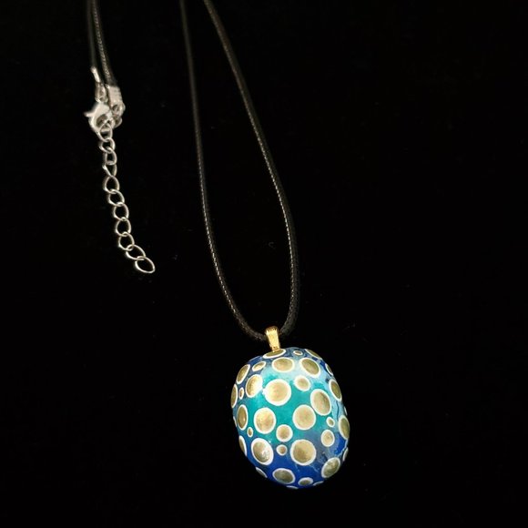 Handpainted Dot Art Pendant - Picture 3 of 10